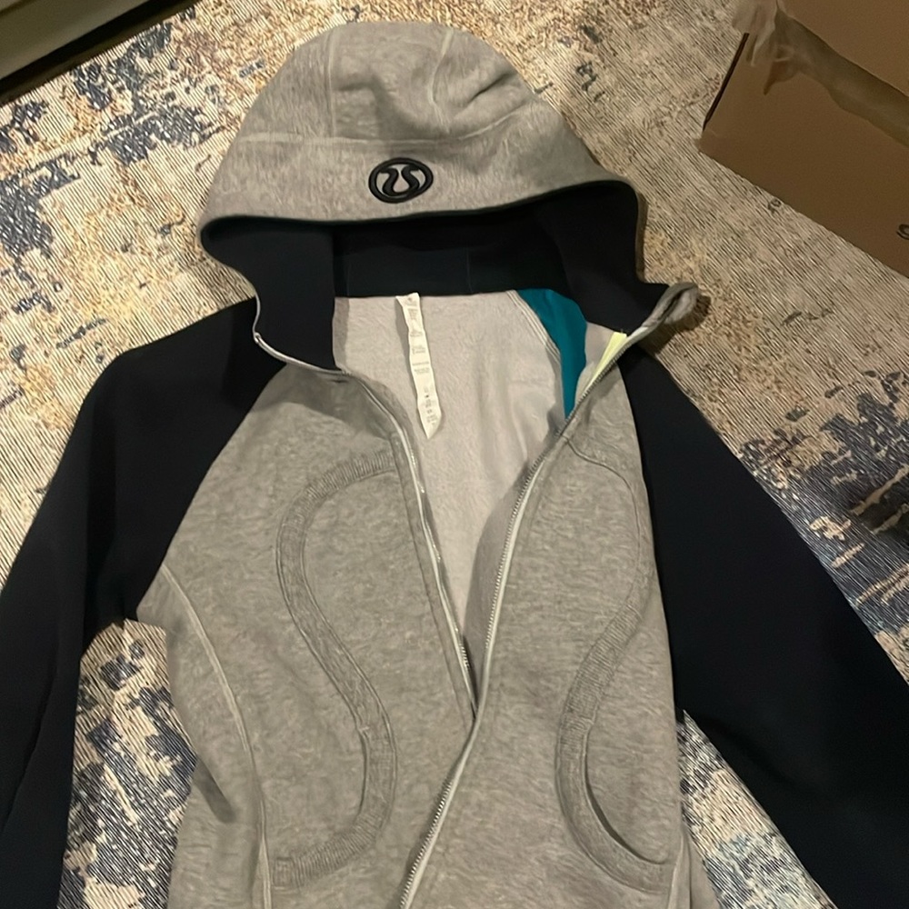 Lulu lemon zip up